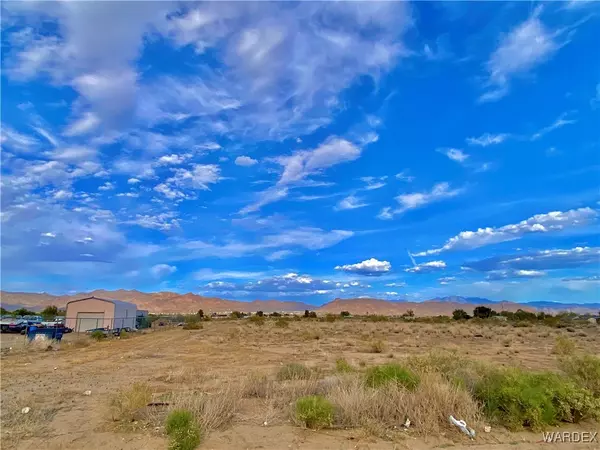 3426 N Magma RD, Golden Valley, AZ 86413