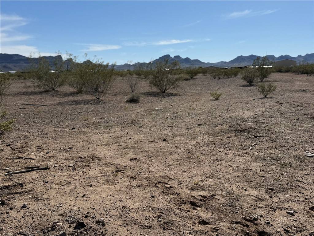 000 S Concho, Golden Valley, AZ 86413