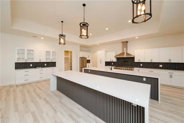 2393 Iroquois DR, Kingman, AZ 86401