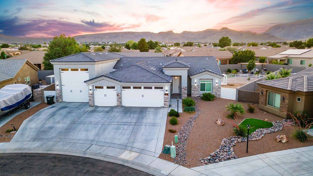 2227 Dollarhide DR, Kingman, AZ 86409