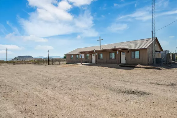 2860 Walnut Creek RD, Golden Valley, AZ 86413