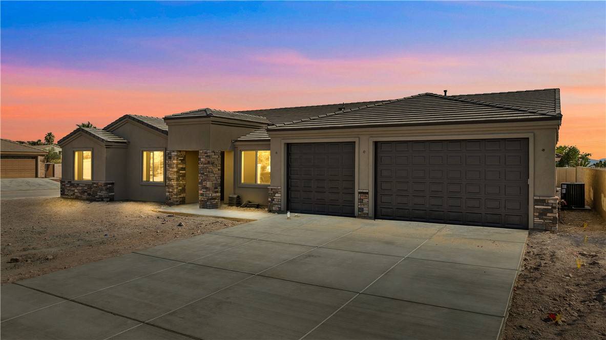 989 Desert Nights LN, Bullhead City, AZ 86429