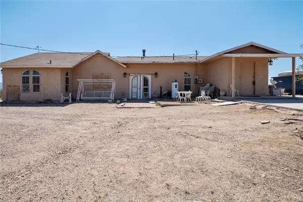 8680 W Bolsa DR, Golden Valley, AZ 86413