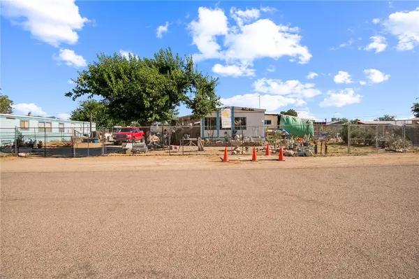 3202 E Ames AVE, Kingman, AZ 86409
