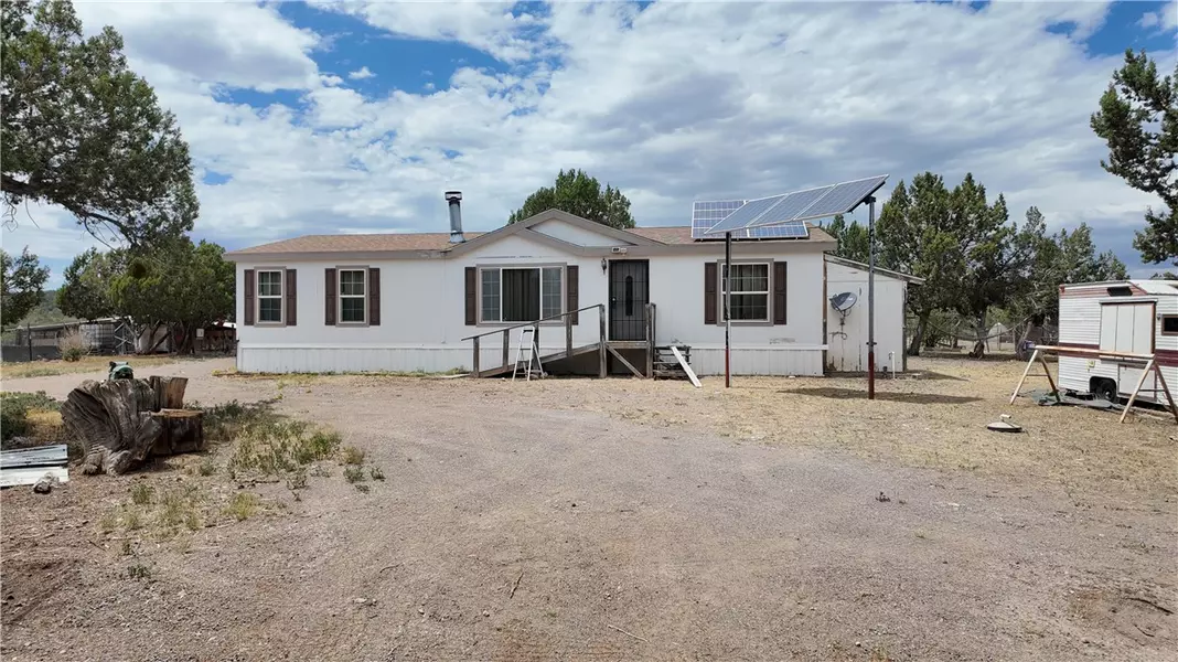 44050 W Fort Rock RD, Seligman, AZ 86337