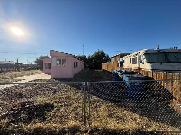 Bullhead City, AZ 86442,956 Coral Reef DR