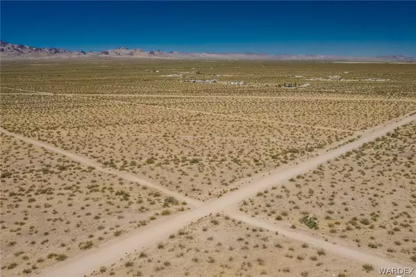 8.5 Acres Sacramento/Mayan/Zentiff RD, Golden Valley, AZ 86413