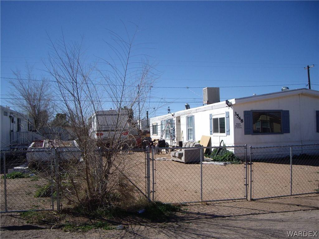 Kingman, AZ 86409,3548 E Lark LN