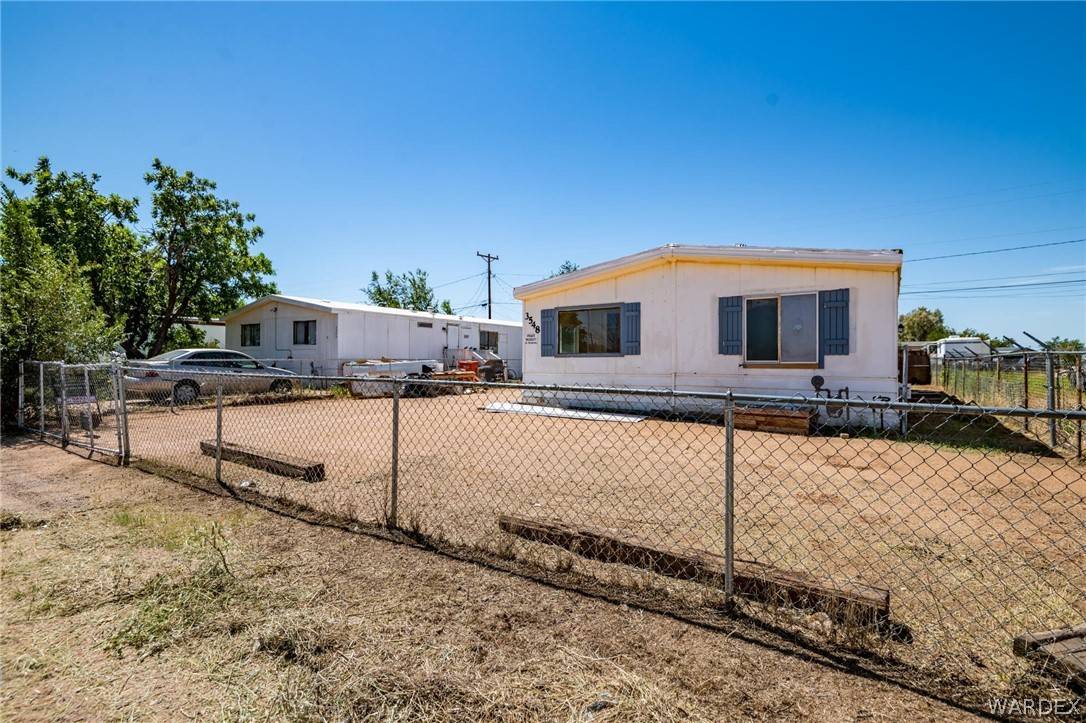 Kingman, AZ 86409,3548 E Lark LN