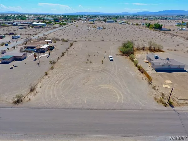 1744 Hammer LN, Fort Mohave, AZ 86426