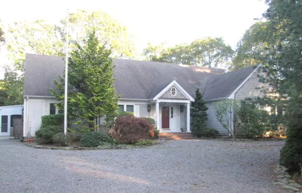 Osterville, MA 02655,60 Deerfield Road