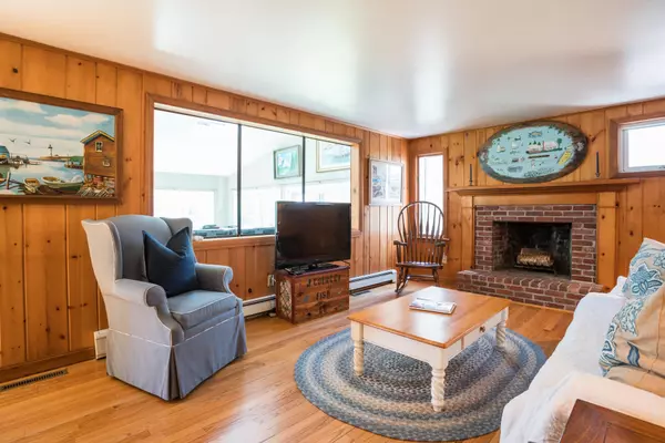 Chatham, MA 02633,64 Ralph Street