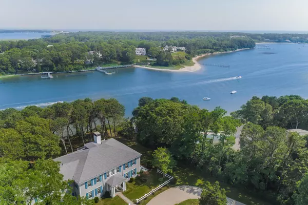 797 Old Post Road, Cotuit, MA 02635