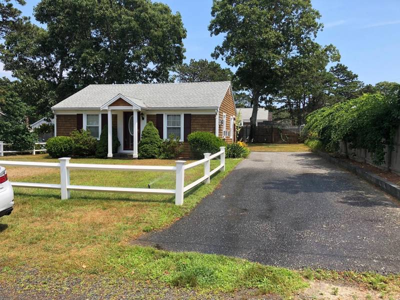 6 Lorree Lane, Dennis Port, MA 02639