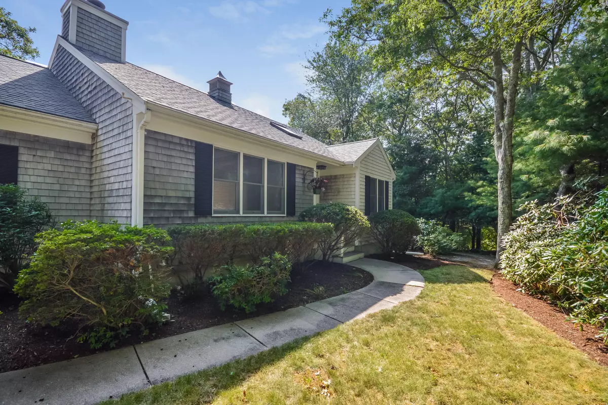 North Falmouth, MA 02556,5 Red Oak Circle