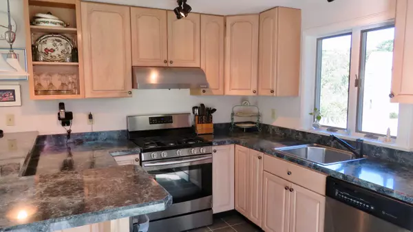Yarmouth Port, MA 02675,252 Setucket Road