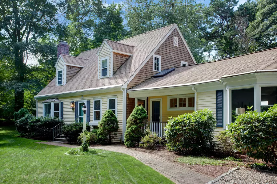 83 Sawmill Road, Marstons Mills, MA 02648