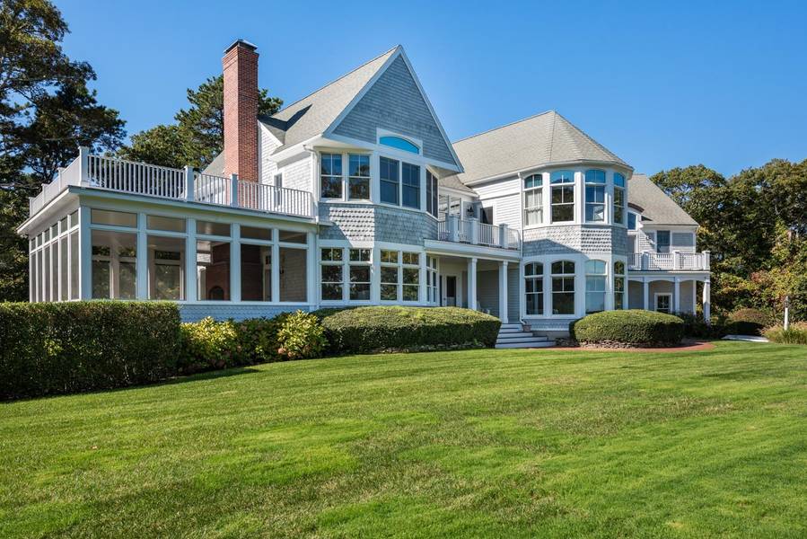 1665 Main Street, Cotuit, MA 02635