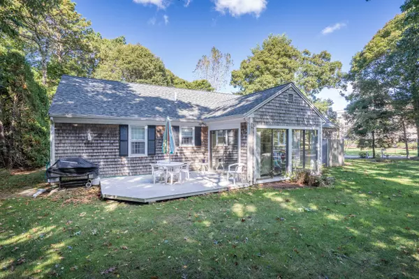 Yarmouth Port, MA 02675,903 Route 6A