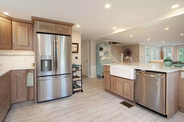 South Dennis, MA 02660,14 Vinland Drive