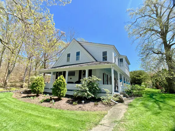Yarmouth Port, MA 02675,303 MA-6A