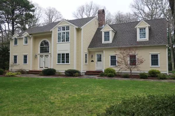 106 Tupelo Road,  Marstons Mills,  MA 02648