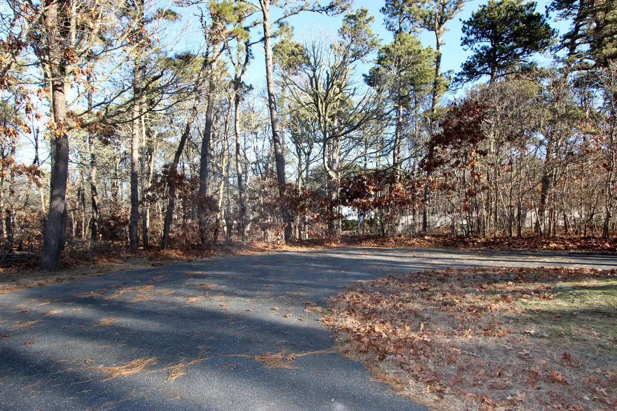 Eastham, MA 02642,25 Joe Dare Lane