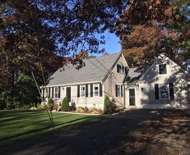 888 Old Stage Road, Centerville, MA 02632