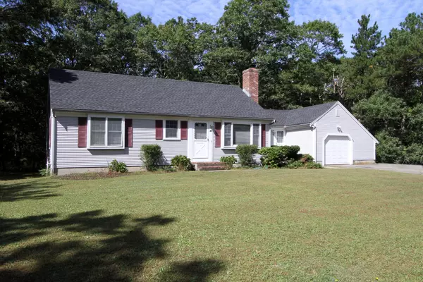 90 Camelback Road, Marstons Mills, MA 02648