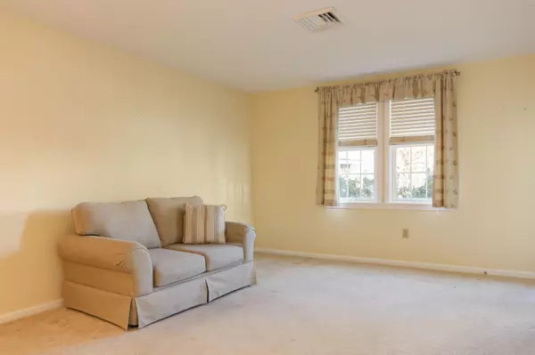 Yarmouth Port, MA 02675,4115 Heatherwood