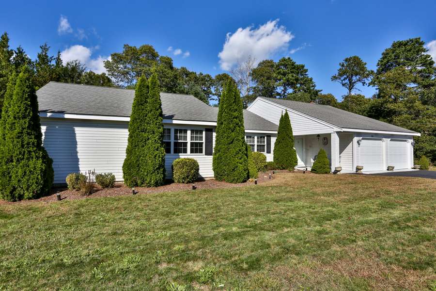 115 Foxglove Road, Centerville, MA 02632