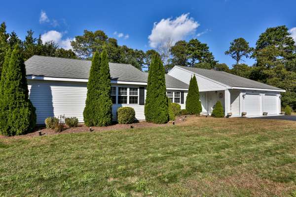 Centerville, MA 02632,115 Foxglove Road