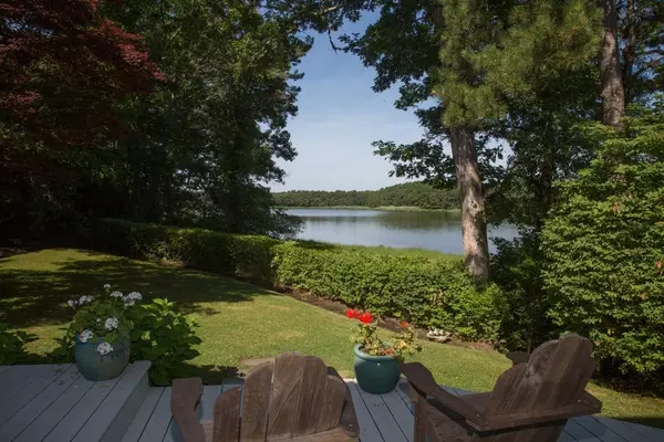 Cotuit, MA 02635,22 Bay Road