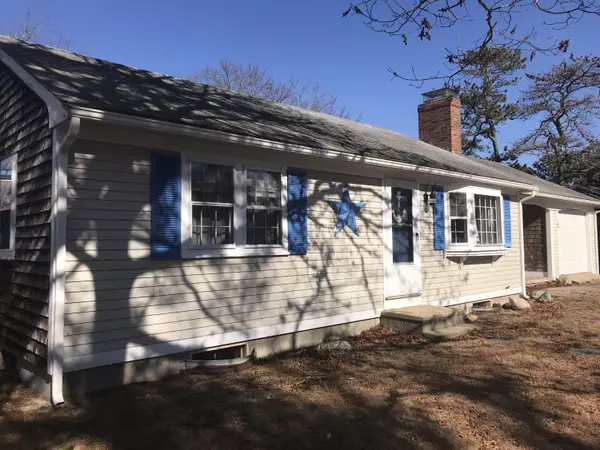 35 Hunters Circle, West Yarmouth, MA 02673