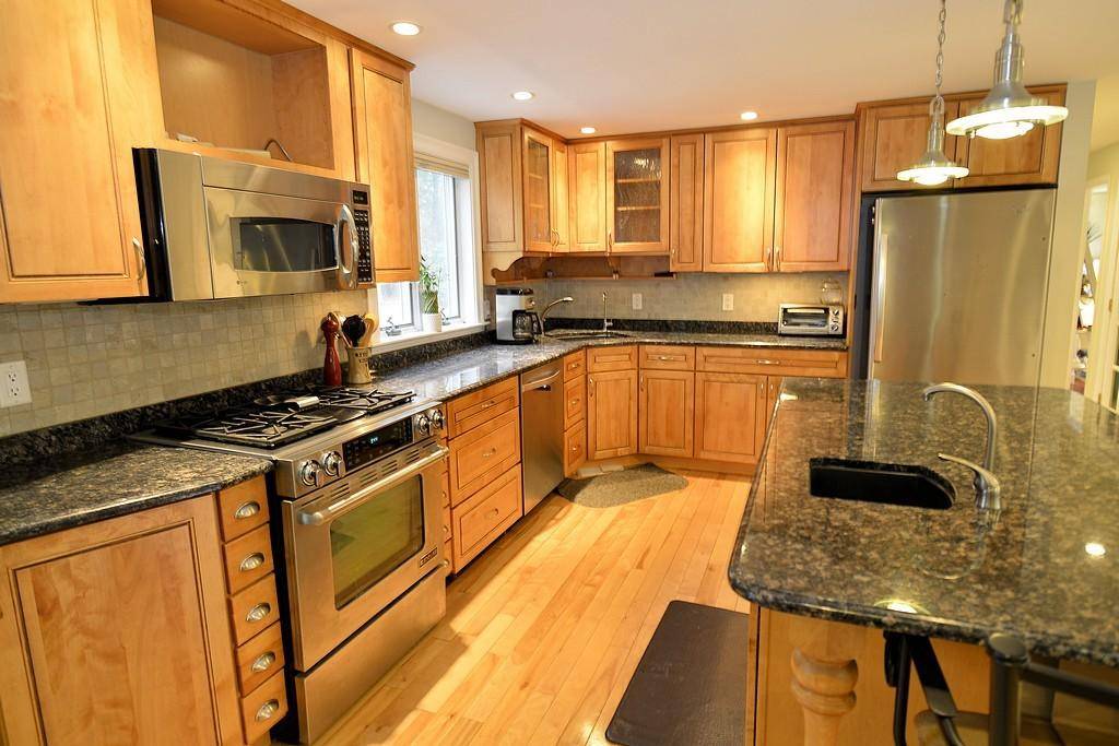 33 Waters Edge, Marstons Mills, MA 02648