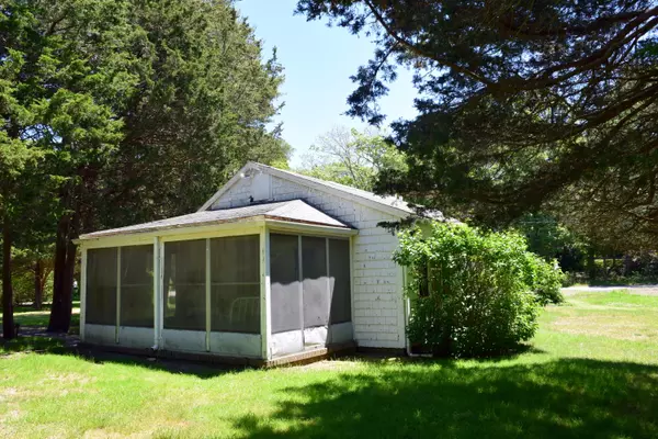 Yarmouth Port, MA 02675,1014 Route 6A