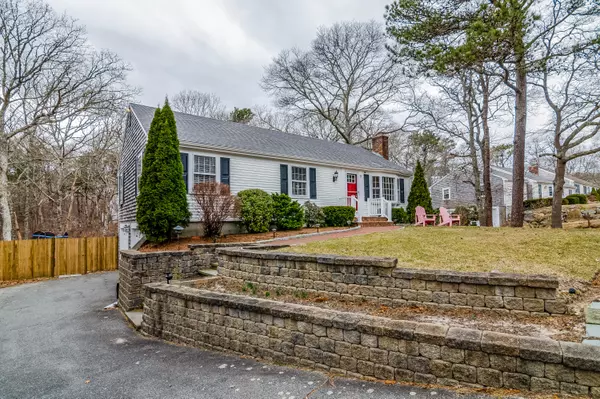 Yarmouth Port, MA 02675,11 Ridgewood Drive