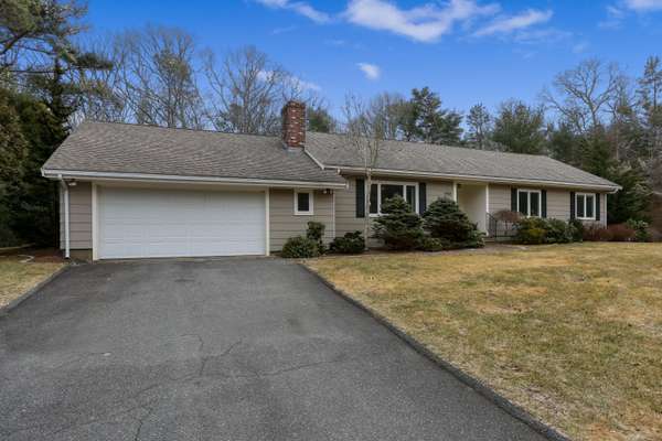 Centerville, MA 02632,1153 Bumps River Road