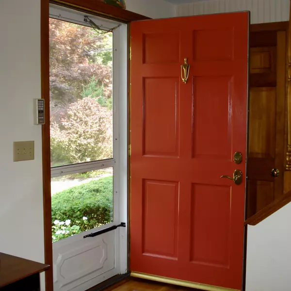 Yarmouth Port, MA 02675,72 Seminole Drive
