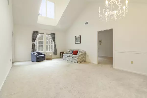 Yarmouth Port, MA 02675,1207 Heatherwood Drive #1207