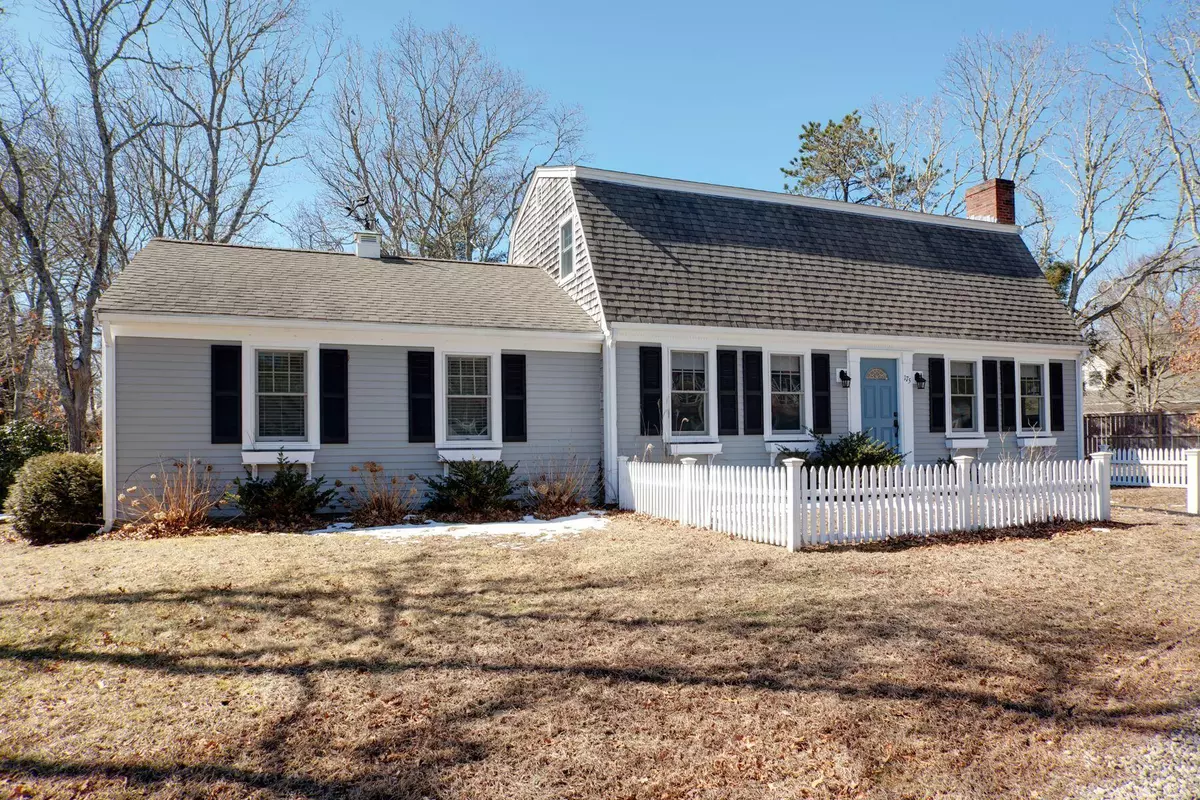 Osterville, MA 02655,175 Evans Street