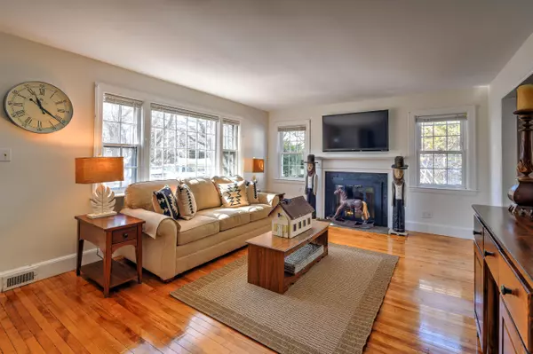 Centerville, MA 02632,442 Pine Street