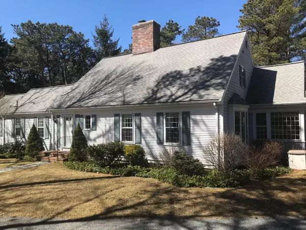 Osterville, MA 02655,107 Chine Way