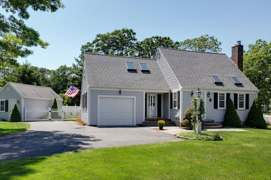 2 Tabor Road, Forestdale, MA 02644