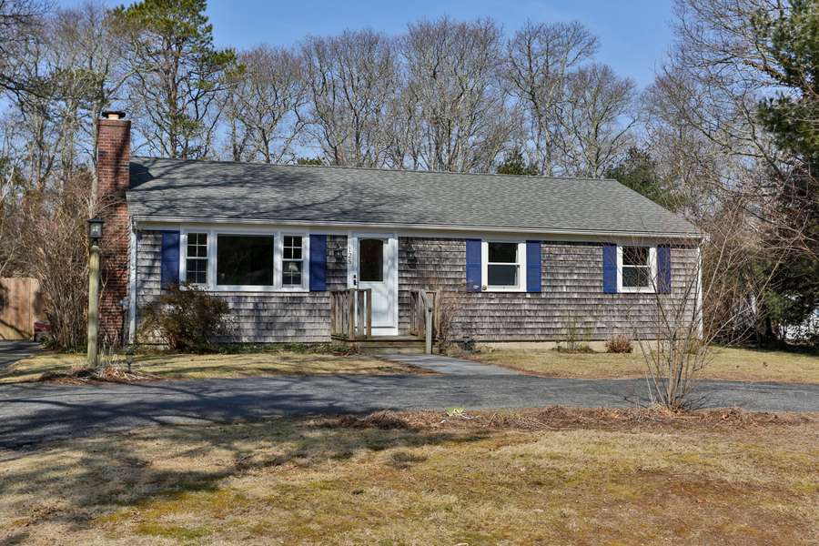 125 Knotty Pine Lane, Centerville, MA 02632