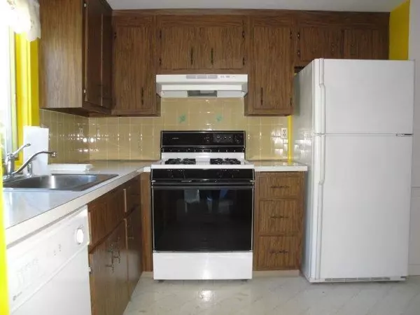 South Dennis, MA 02660,90 Country Circle
