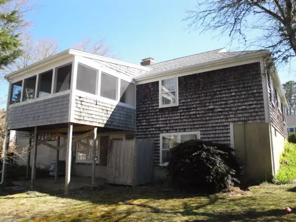 South Dennis, MA 02660,90 Country Circle