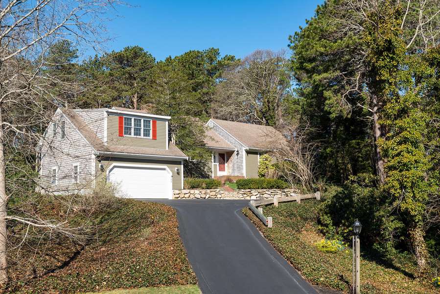 146 Greenland Circle, East Dennis, MA 02641