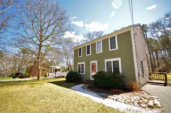12 Hunters Ridge Road, Sagamore Beach, MA 02562
