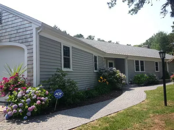 19 Curve Hill Road, South Yarmouth, MA 02664